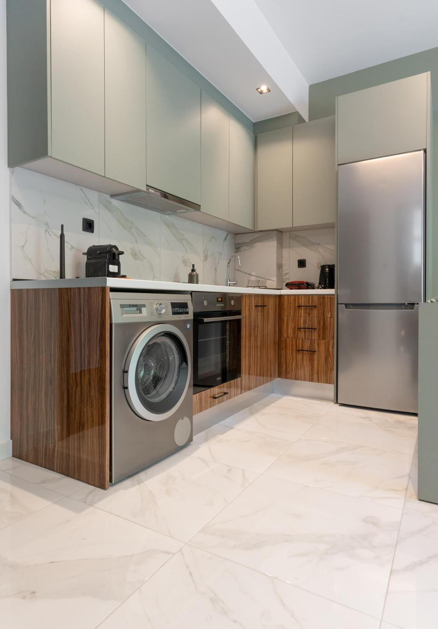 δ17 & Apartment Larissa